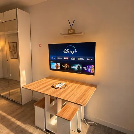 Majestic Paris - Disneyland - Free Parking Apartment Esbly